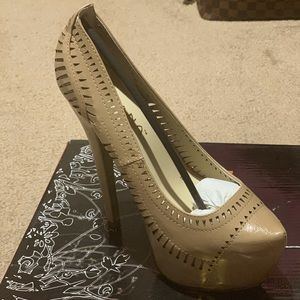 Liliana Hight Heels size 6